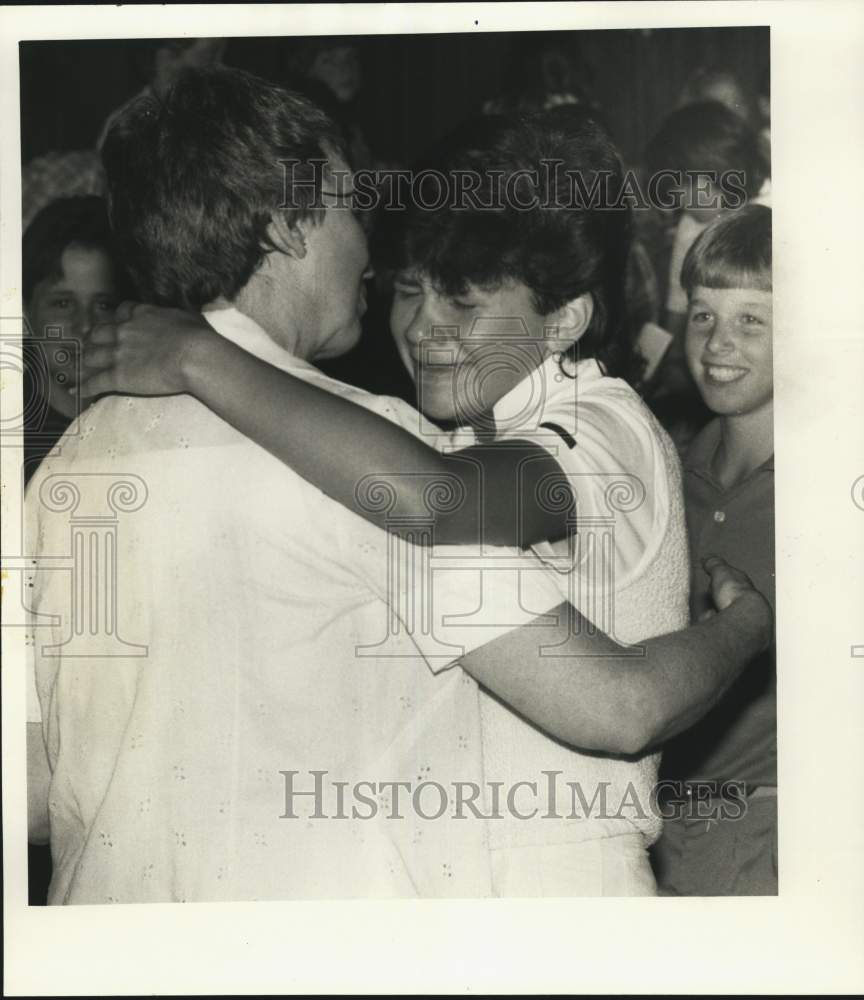 1986 Press Photo Jennifer Brooks &amp; Sister Rosemarie, St. Vincent de Paul School- Historic Images