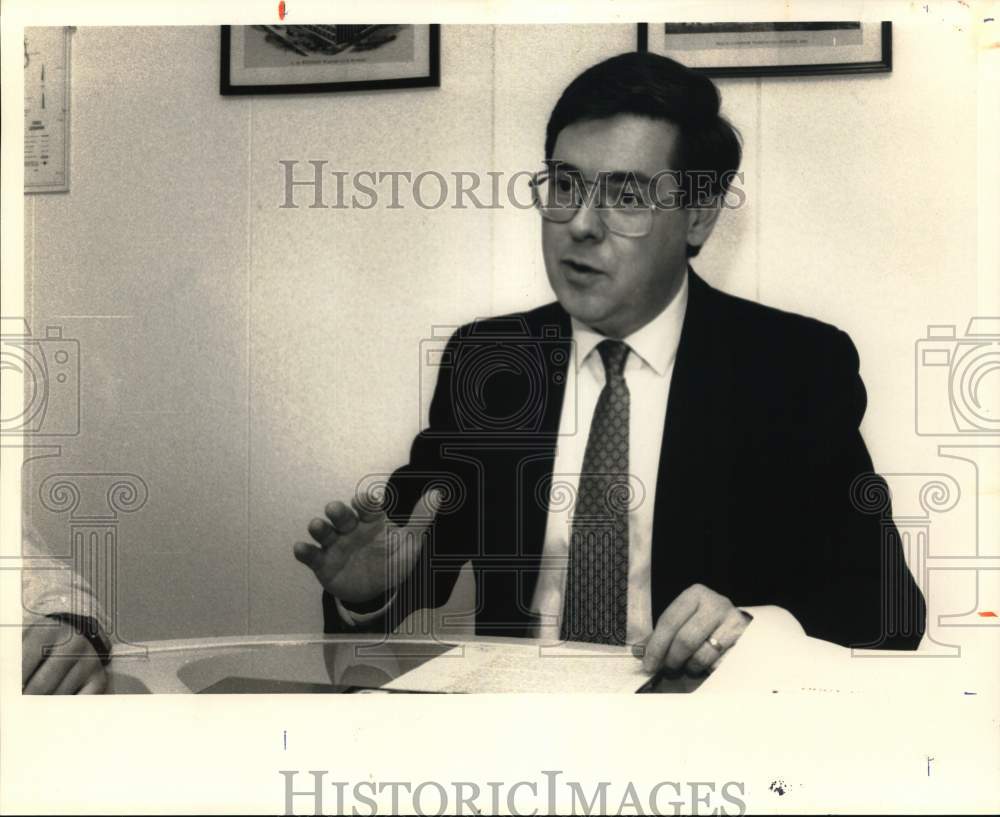 1989 Press Photo State Senator James Seward in McNeil Building, Cortland- Historic Images