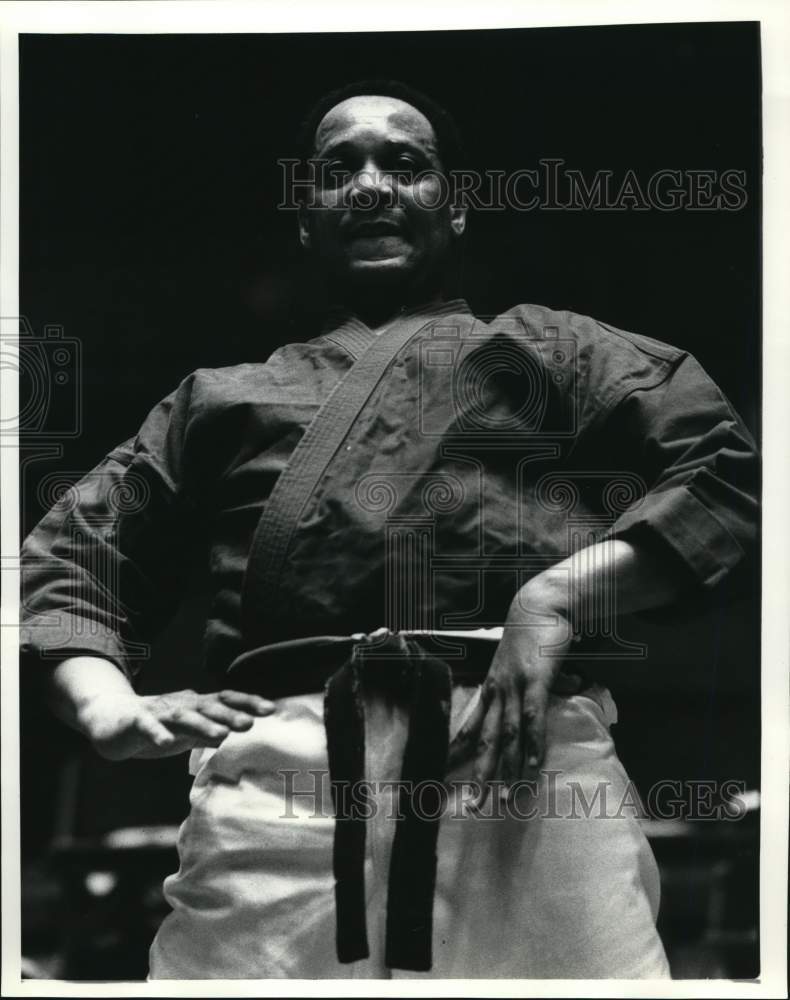 1988 Press Photo Karate Instructor Greg Tearney, Football Karate Class - Historic Images