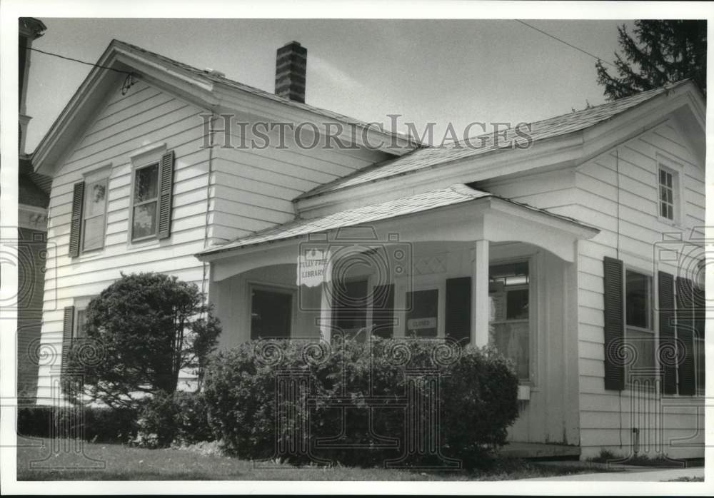 1985 Press Photo Exterior of The Tully Free Library - sya91387 - Historic Images