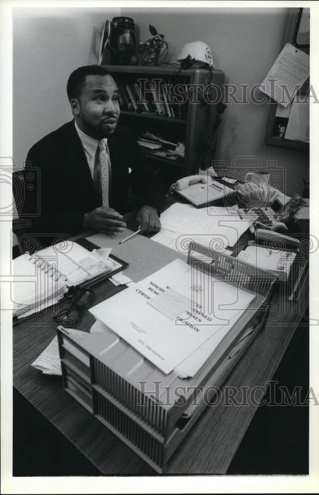 1988 Press Photo George Kilpatrick, Director of Minority Affairs - sya95996 - Historic Images