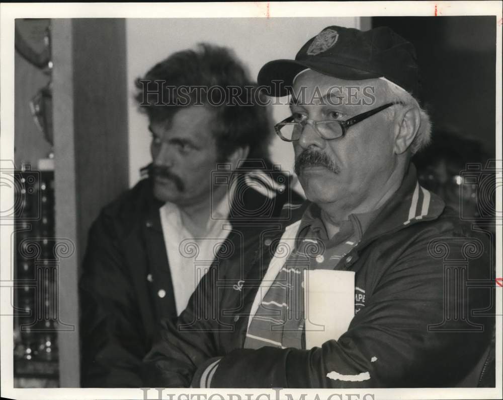 1987 Press Photo Dwight Huffman and Sol Epstein of Pompey Hill Fire Department- Historic Images