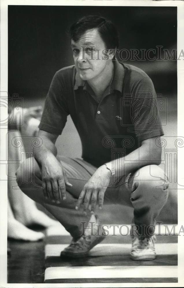 1986 Press Photo Gary Schrempf, Baldwinsville Gymnastics Coach - sya97640 - Historic Images