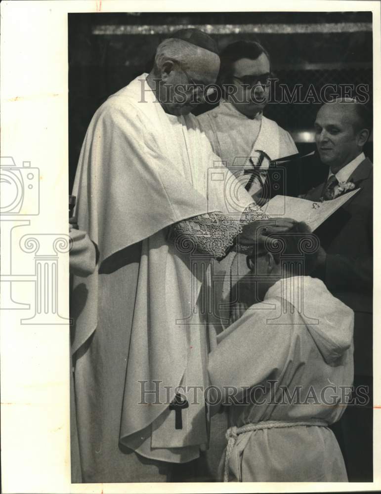 1982 Press Photo Bishop Frank J. Harrison at Immaculate Conception Ordination- Historic Images