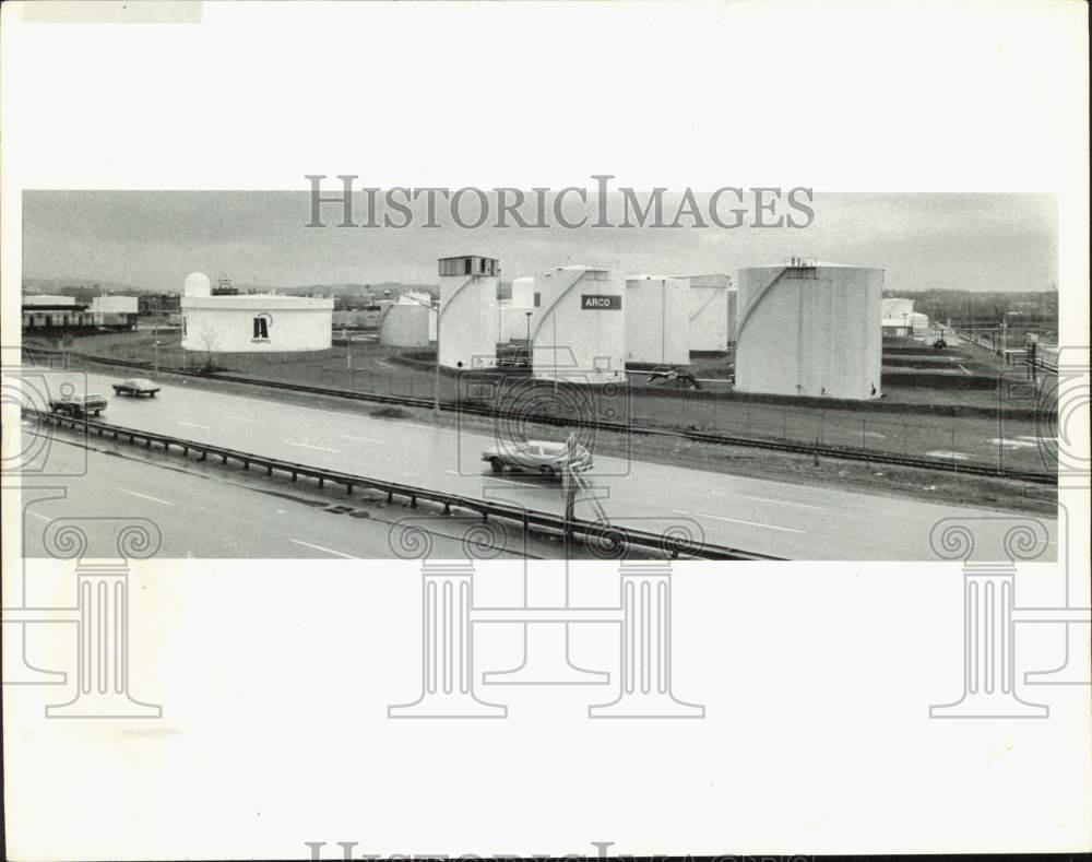 1984 Press Photo Oil City storage tanks alongside Route 81 - syb02385- Historic Images