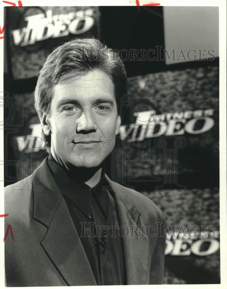 1992 Press Photo Patrick VanHorn hosts the series &quot;I Witness Video&quot; - Historic Images