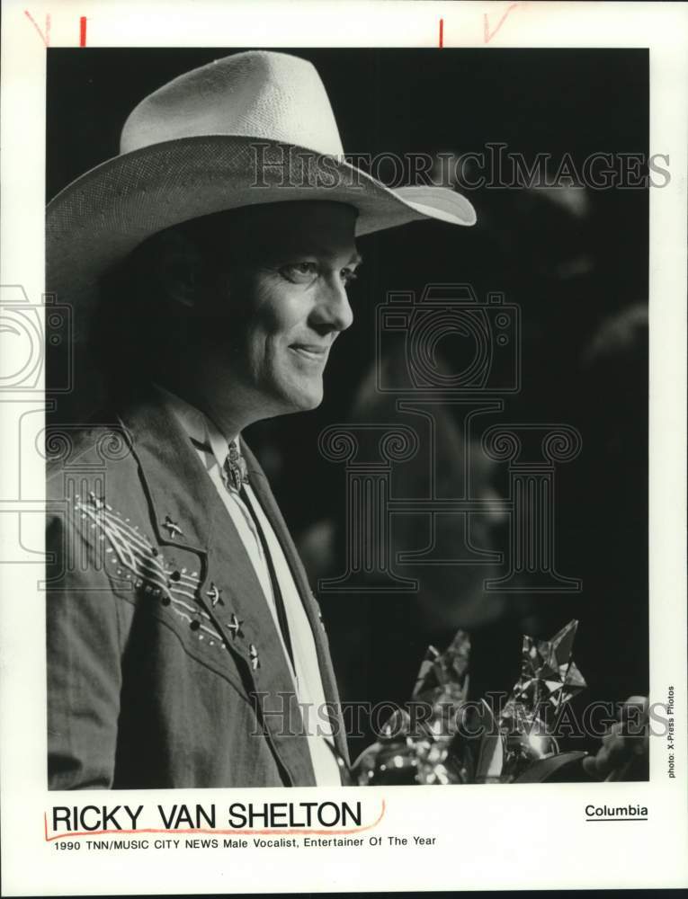 1990 Press Photo Musician Ricky Van Shelton named Entertainer of the Year - Historic Images