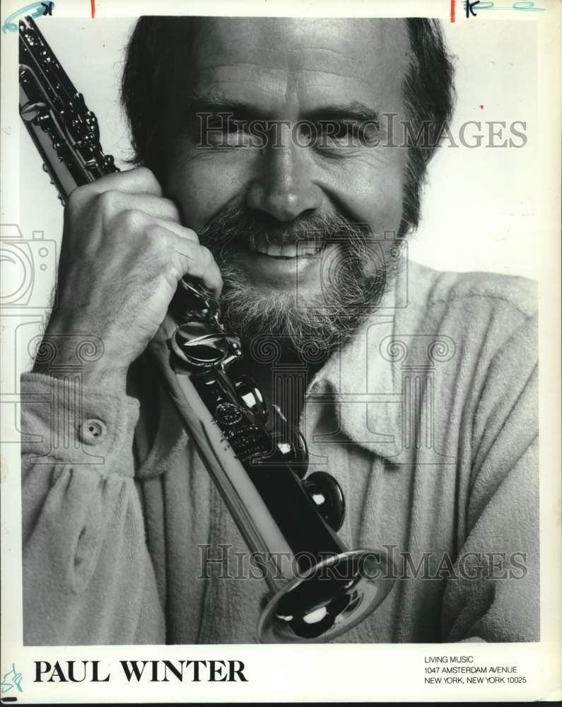 Press Photo Musician Paul Winter with his instrument - Historic Images