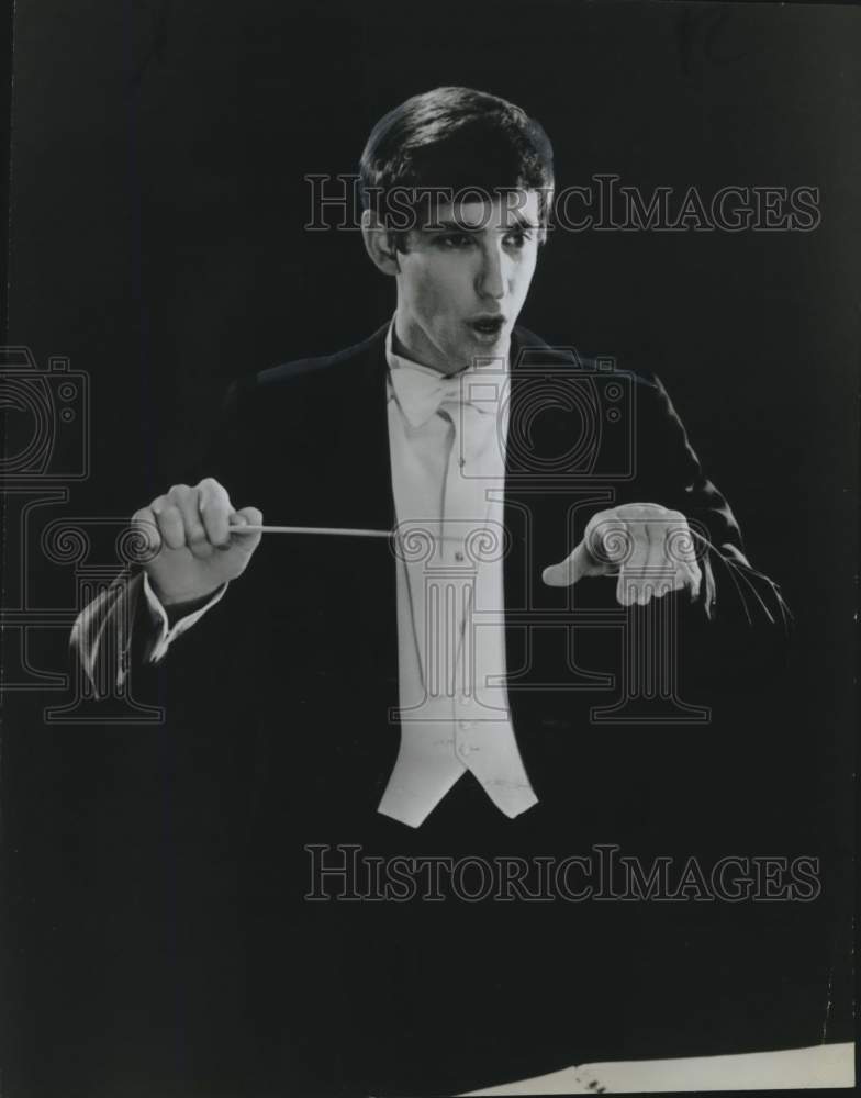 Conductor Michael Tilson Thomas - Historic Images