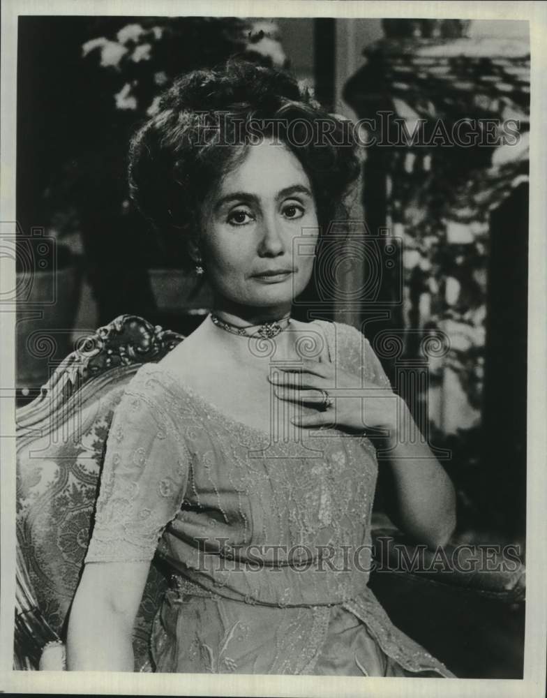 Press Photo Kathleen Widdoes stars in "Looking Back" television encore special - Historic Images