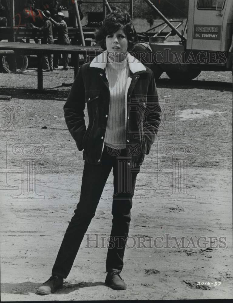 Press Photo Katharine Ross stars in "Hellfighters" dramatic movie - Historic Images