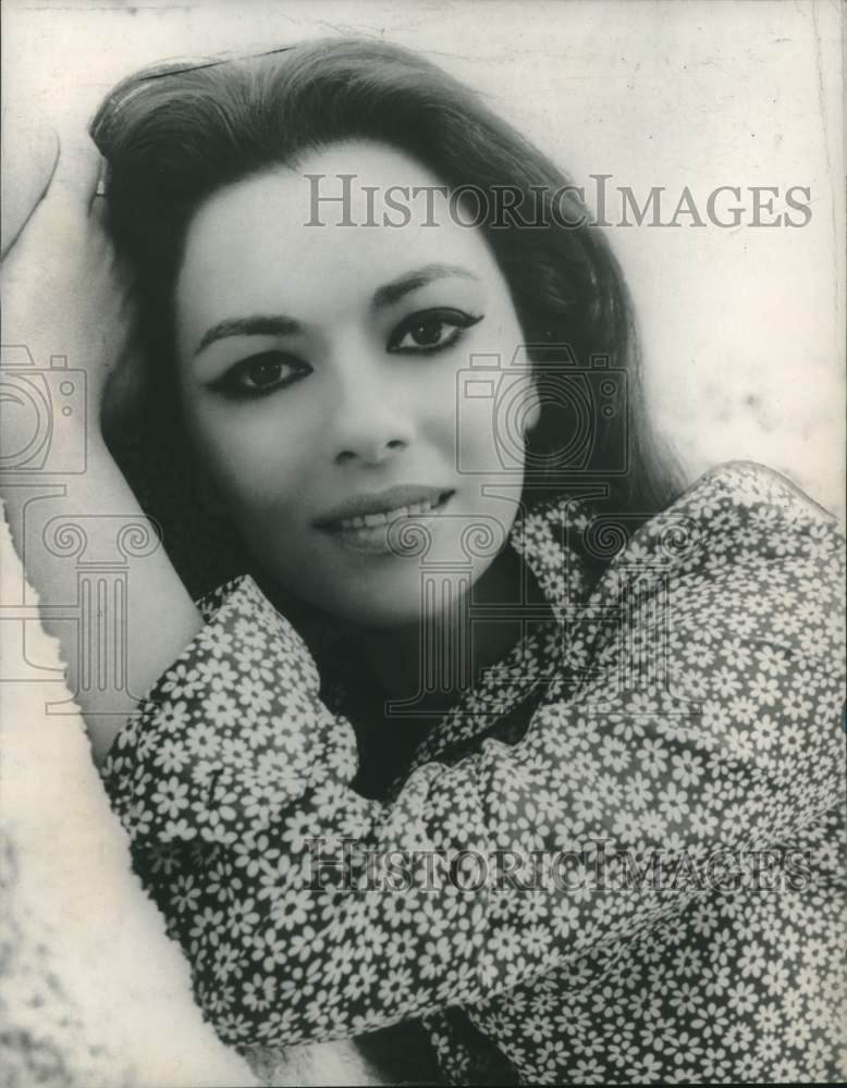 Press Photo Siouanni Ralli poses for a portrait - Historic Images