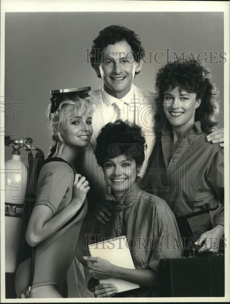 1985 Press Photo Shanna Reed and other cast members of &quot;I Had Three Wives&quot; - Historic Images