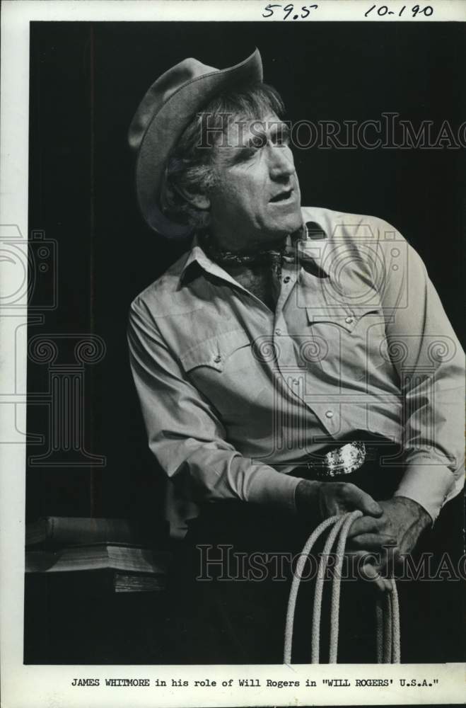 Press Photo James Whitmore acts in &quot;Will Rogers&#39; U.S.A.&quot; - Historic Images