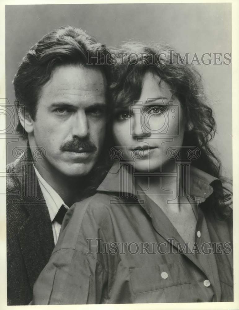 1985 Press Photo Nicolas Surovy and Marilu Henner in &quot;Stark&quot; - Historic Images