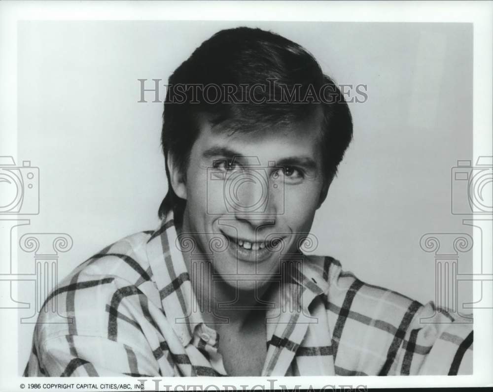 1986 Press Photo Actor Rob Stone appears in the series "Mr. Belvedere" - Historic Images