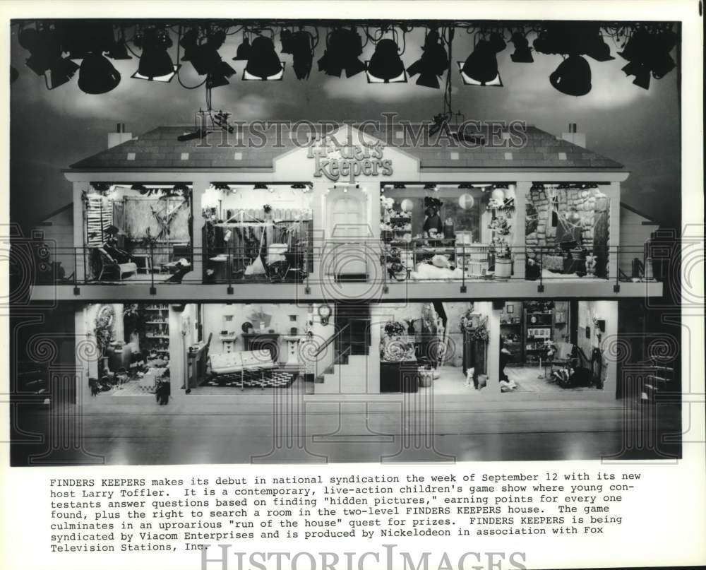 Press Photo Scene from the children's game show "Finders Keepers" - syp01217- Historic Images