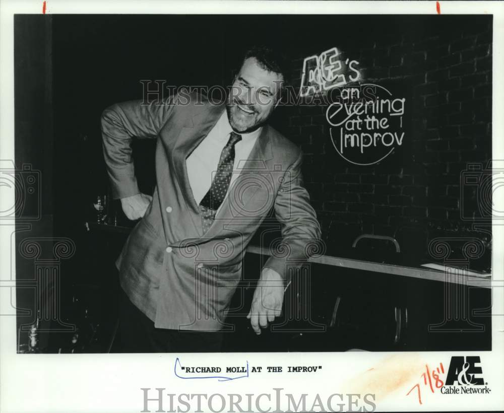 Press Photo Richard Moll appears in "A&E's an Evening at the Improv" - Historic Images