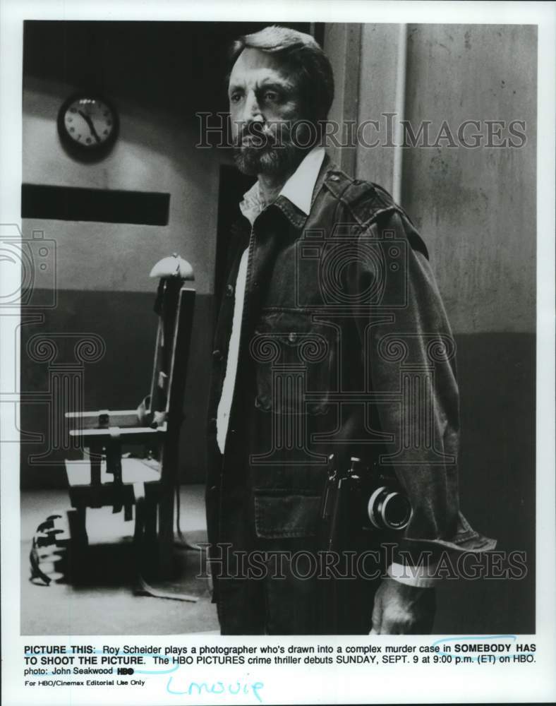 Press Photo Roy Scheider appears in &quot;Somebody Has To Shoot The Picture&quot; - Historic Images