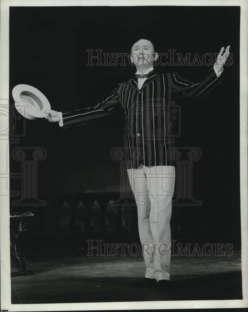 Press Photo Actor Dennis Martin - Historic Images