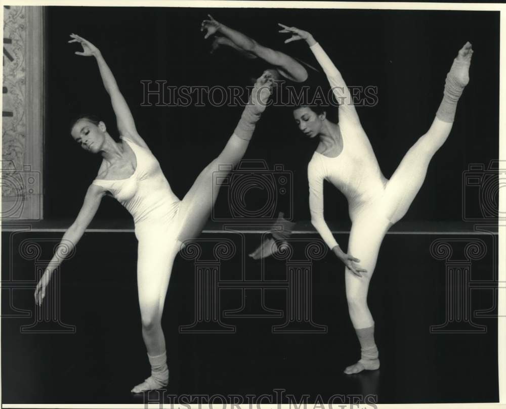 Press Photo Valerie Soto and other dancers during a rehearsal - Historic Images