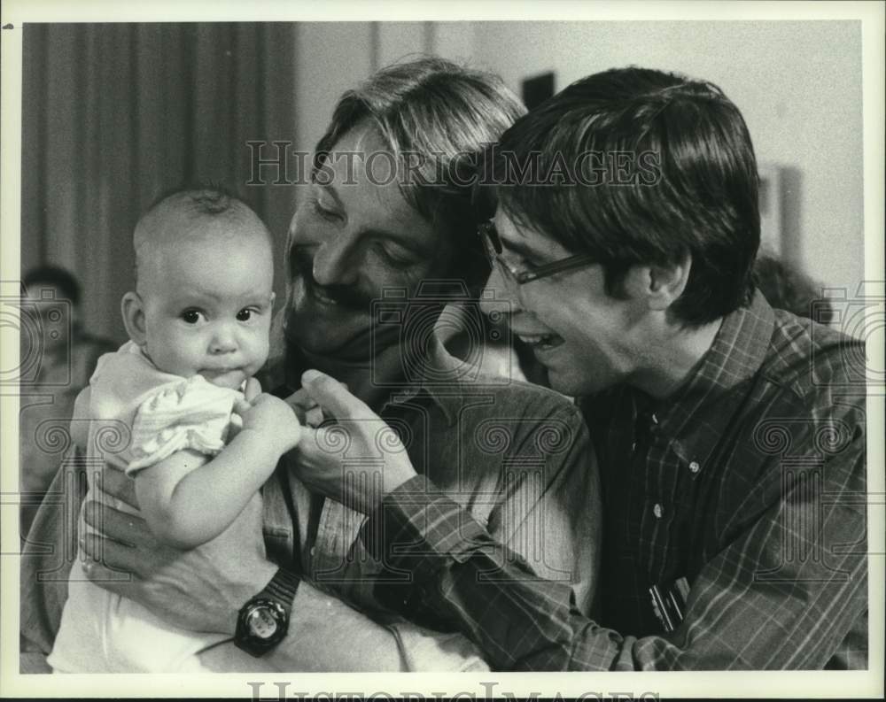 1985 Press Photo Perry King and Thom Bray in &quot;Riptide&quot; series episode - Historic Images