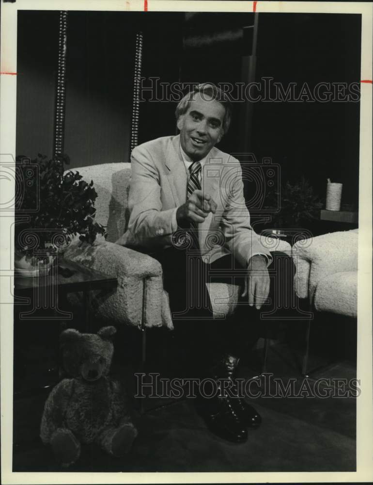 1981 Press Photo Tom Snyder hosts &quot;Tomorrow Coast-to-Coast&quot; - Historic Images