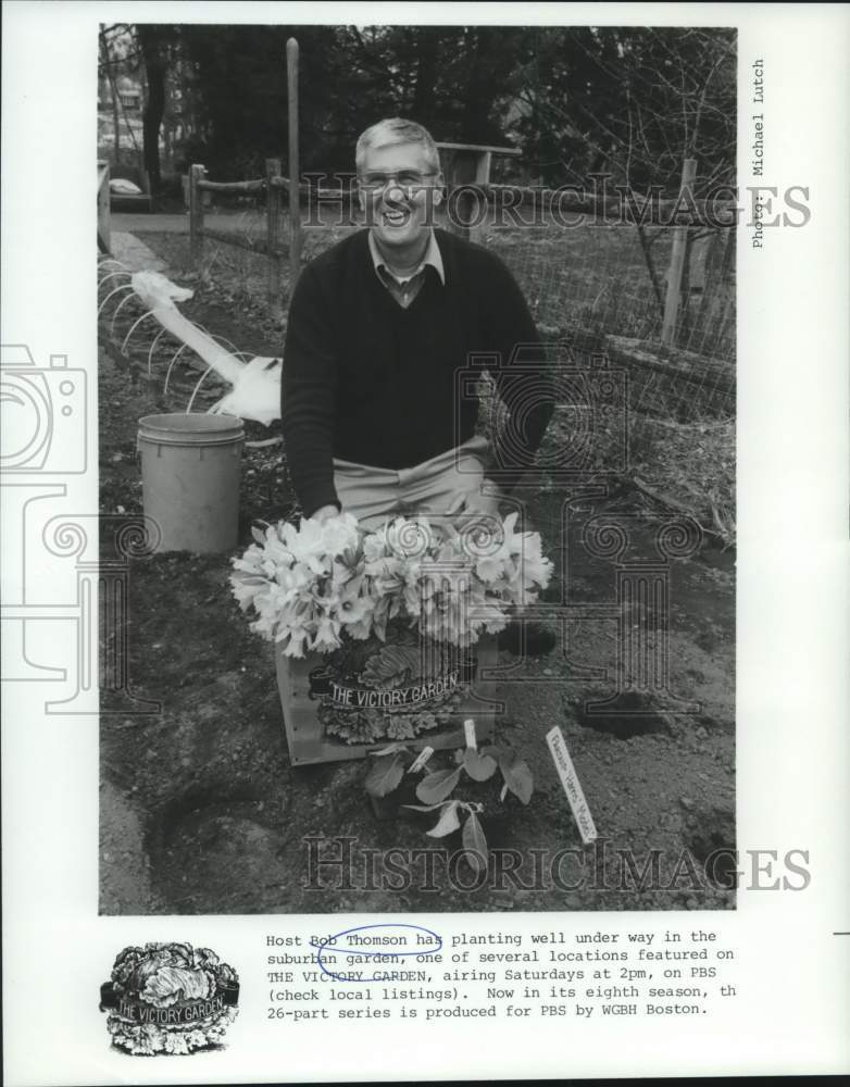 Press Photo Bob Thomson hosts &quot;The Victory Garden&quot; - Historic Images