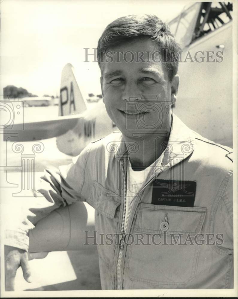 Press Photo Beau Bridges is Outspoken Astronaut on CBS Mini-Series "Space" - Historic Images