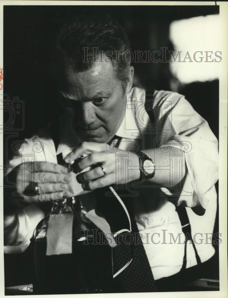 1986 Press Photo Ken McMillan Stars in &quot;Alfred Hitchcock Presents&quot; on NBC - Historic Images