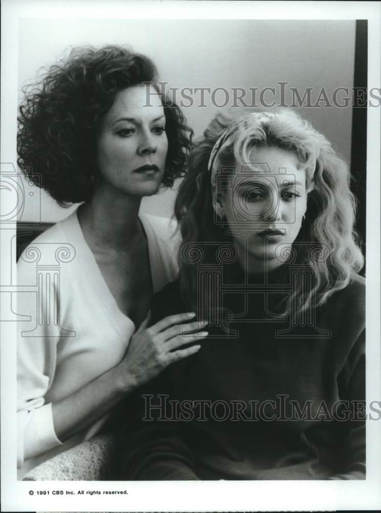 1991 Press Photo JoBeth Williams, Virginia Madsen in &quot;Victim of Love&quot; on CBS - Historic Images