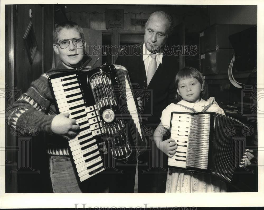 Press Photo Steve Kalet, Frank Mucedola and Sarah Wolff with accordions - Historic Images