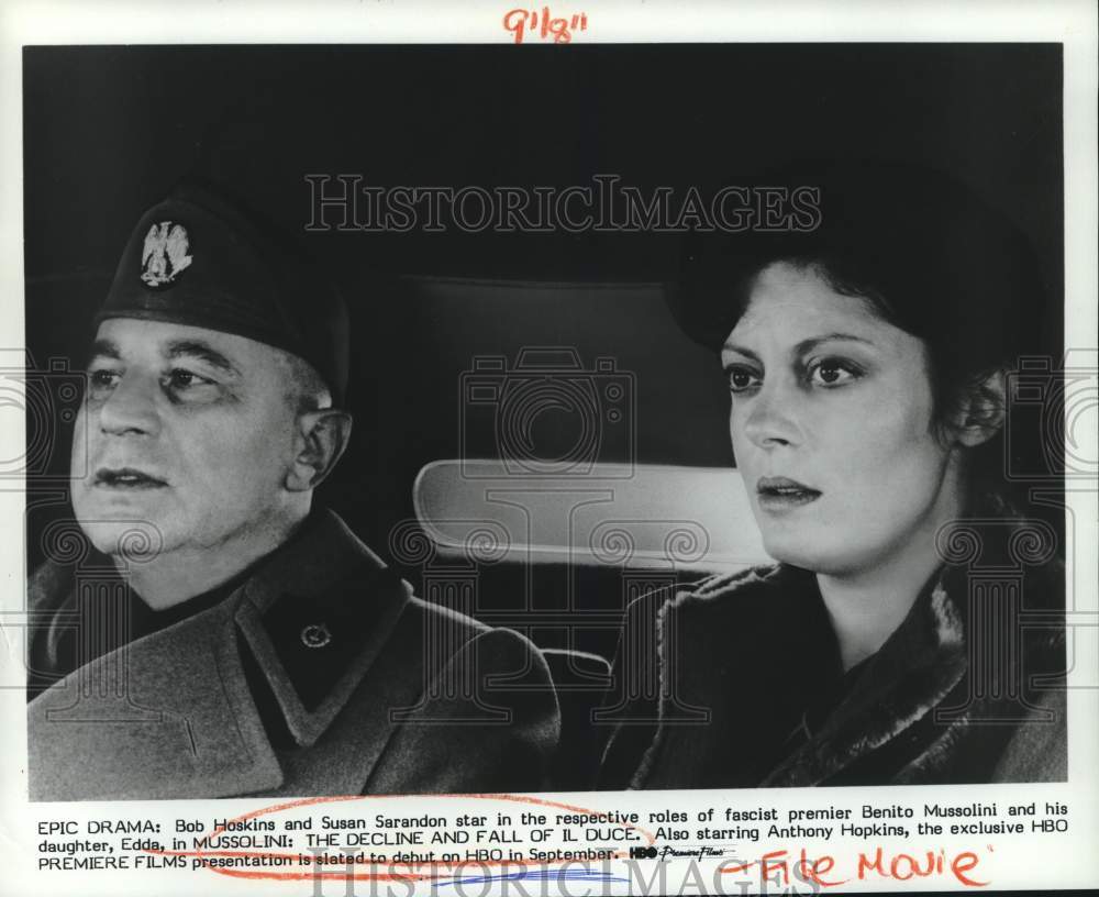 Press Photo Bob Hoskins and Susan Sarandon in The Decline and Fall of Il Duce - Historic Images