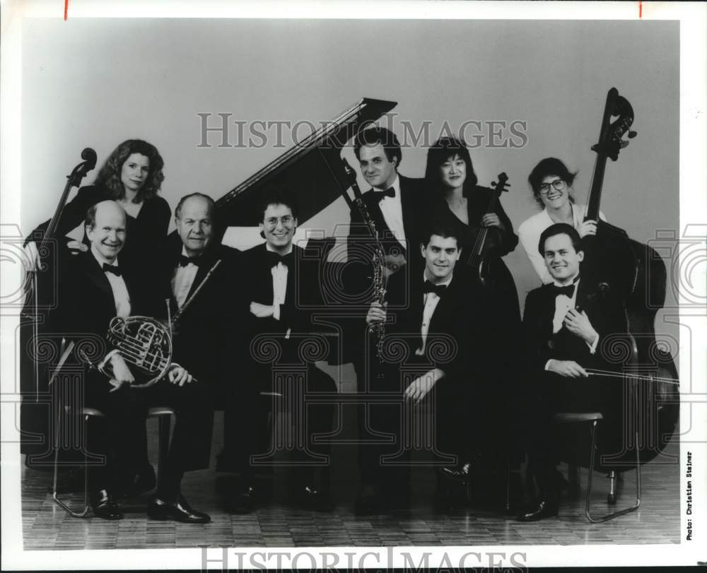 1991 Press Photo Members of the music group New York Philomusica - Historic Images