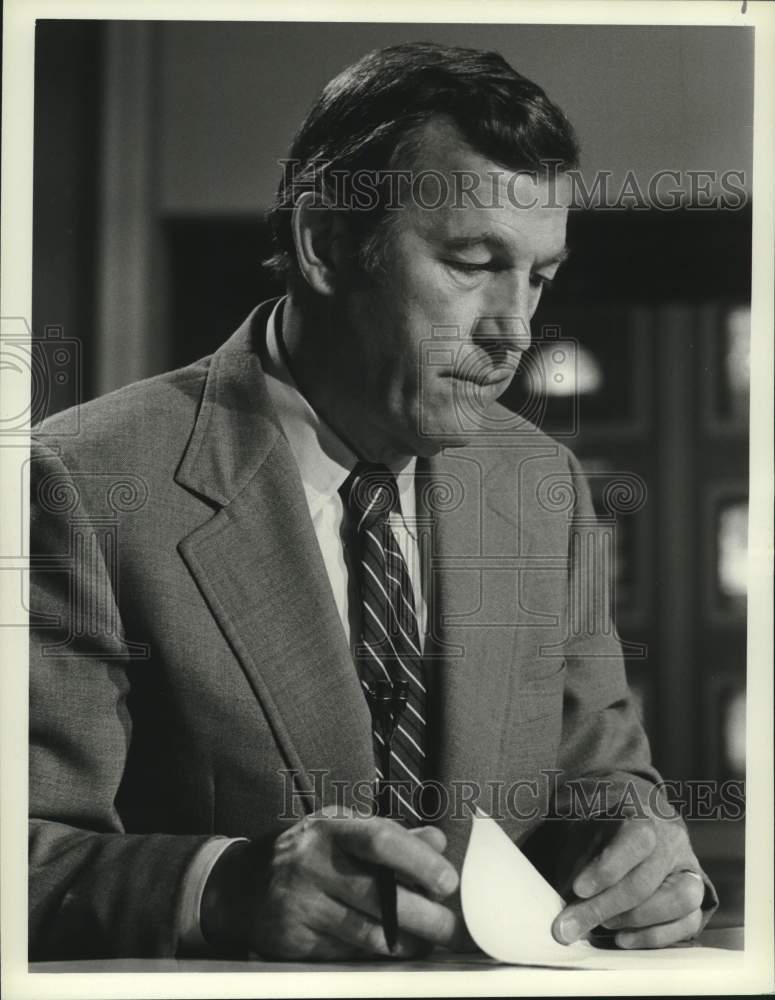 1982 Roger Mudd acts as Washington anchor for &quot;NBC Nightly News&quot; - Historic Images