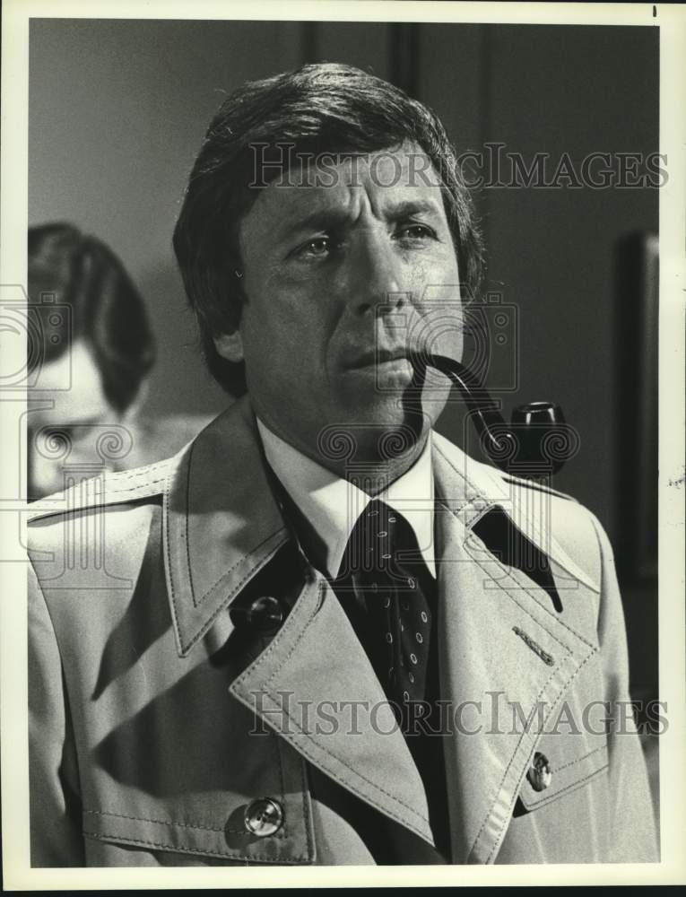 1981 Press Photo Greg Mullavey appears in &quot;BJ and the Bear&quot; - Historic Images