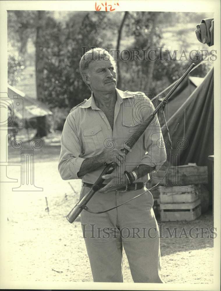 1988 Press Photo Charlton Heston in &quot;Nairobi Affair&quot; - Historic Images