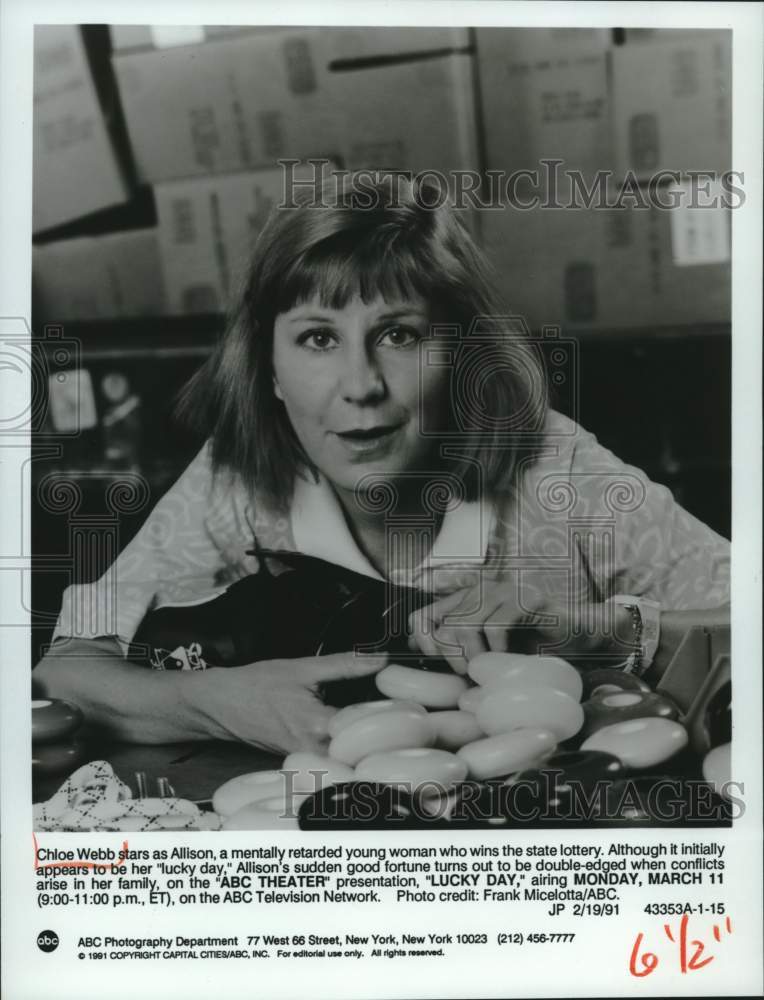 1991 Press Photo Chloe Webb stars in "Lucky Day" - Historic Images