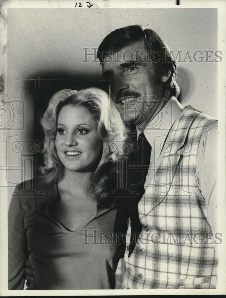 Press Photo Actress Lorna Luft with Actor Dennis Weaver - Historic Images