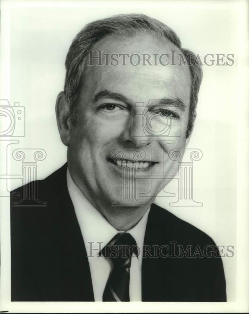 1985 Press Photo CBS Entertainment Vice President Steve Mills - Historic Images