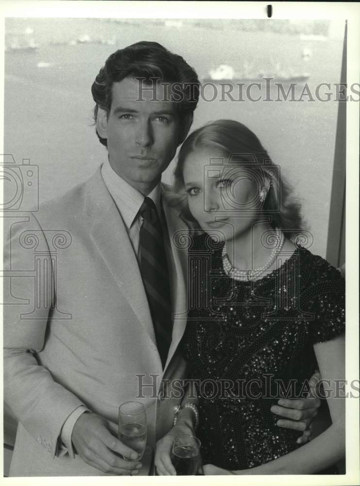 1987 Press Photo Pierce Brosnan & Deborah Raffin in James Clavell's Noble House - Historic Images