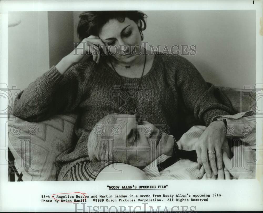 1989 Press Photo Anjelica Huston, Martin Landau in "Crimes and Misdemeanors" - Historic Images