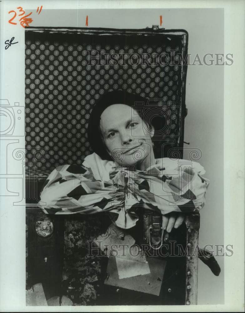 1984 Press Photo Bill Irwin stars in &quot;The Regard of Flight&quot; - Historic Images