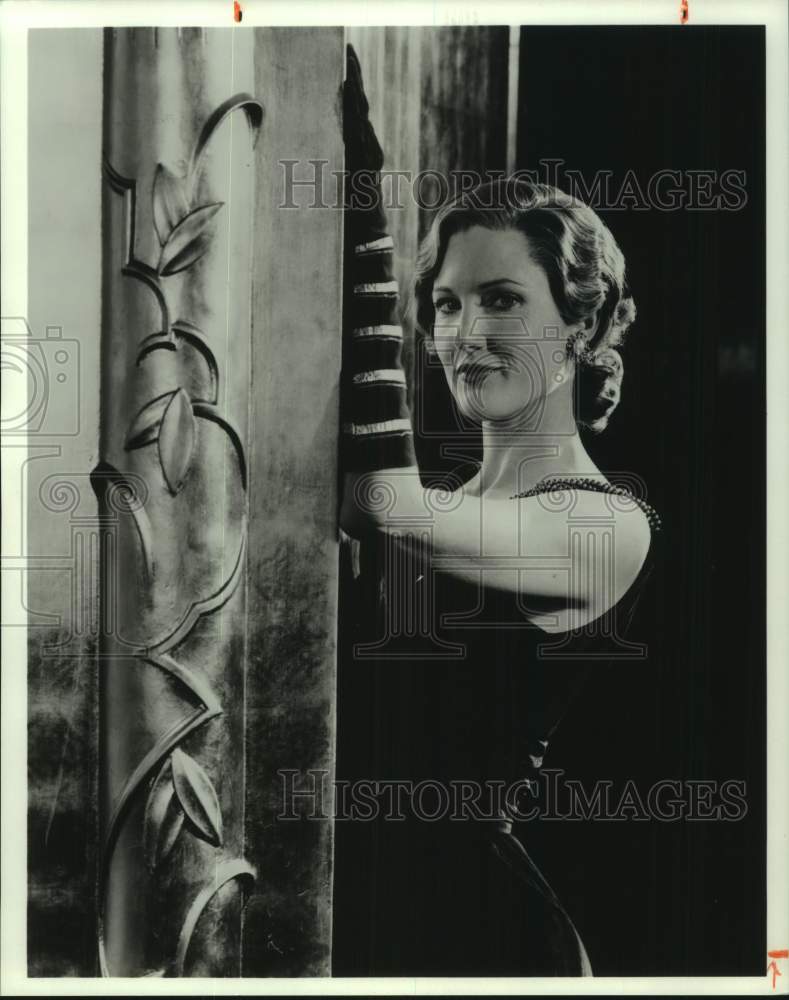 1992 Press Photo Annette O&#39;Toole acts in &quot;Danielle Steel&#39;s &#39;Jewels&#39;&quot; - Historic Images