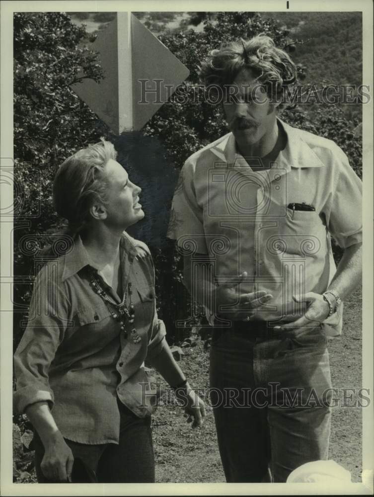 Press Photo Actress Lois Nettleton in scene with co-star - Historic Images