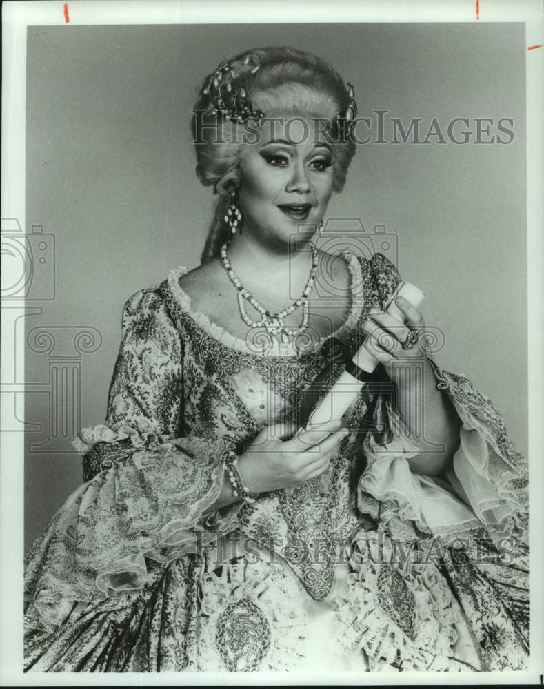 1991 Press Photo Laurinda Nikkel in &quot;The Marriage of Figaro&quot; - Historic Images