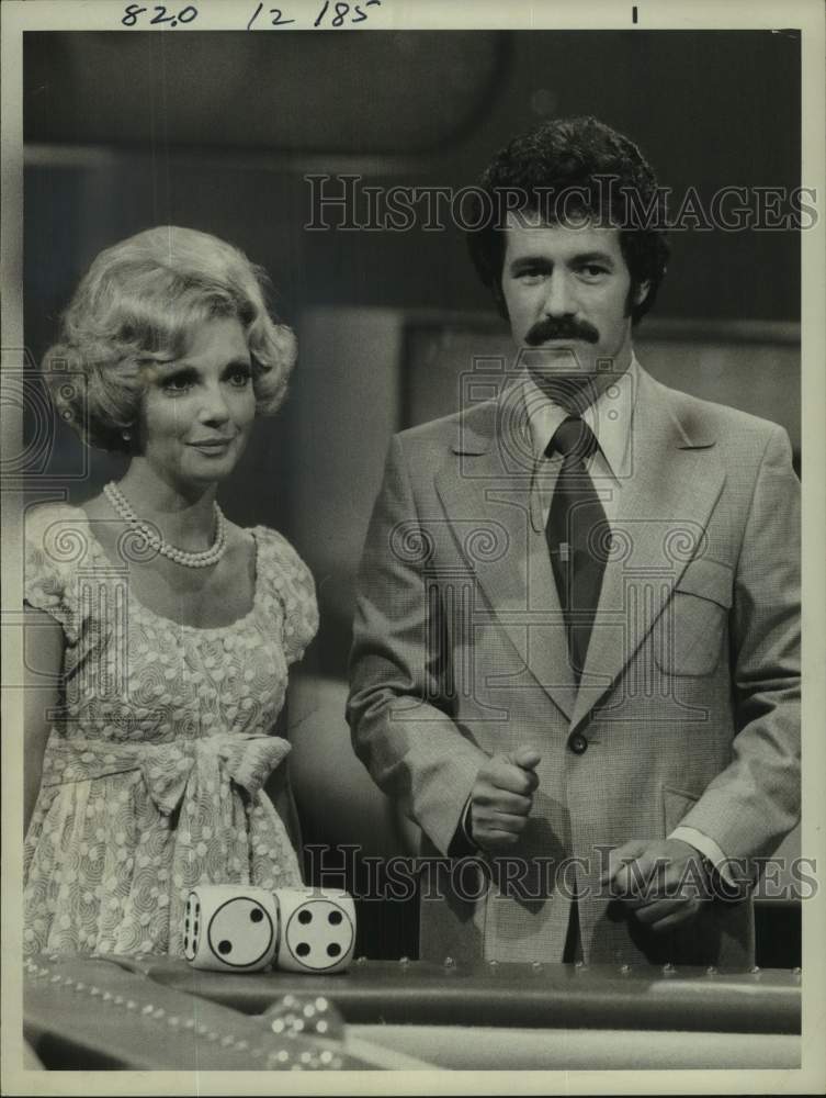 1975 Press Photo Ruta Lee with co-star on television - Historic Images