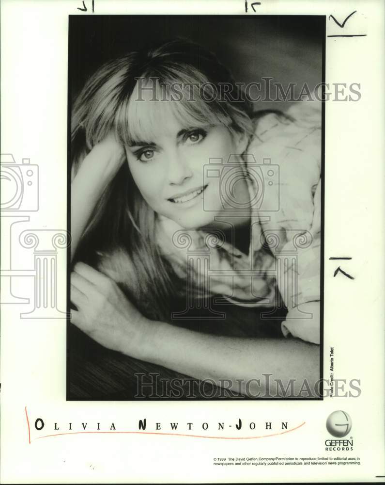 1989 Press Photo Musician Olivia Newton-John - Historic Images