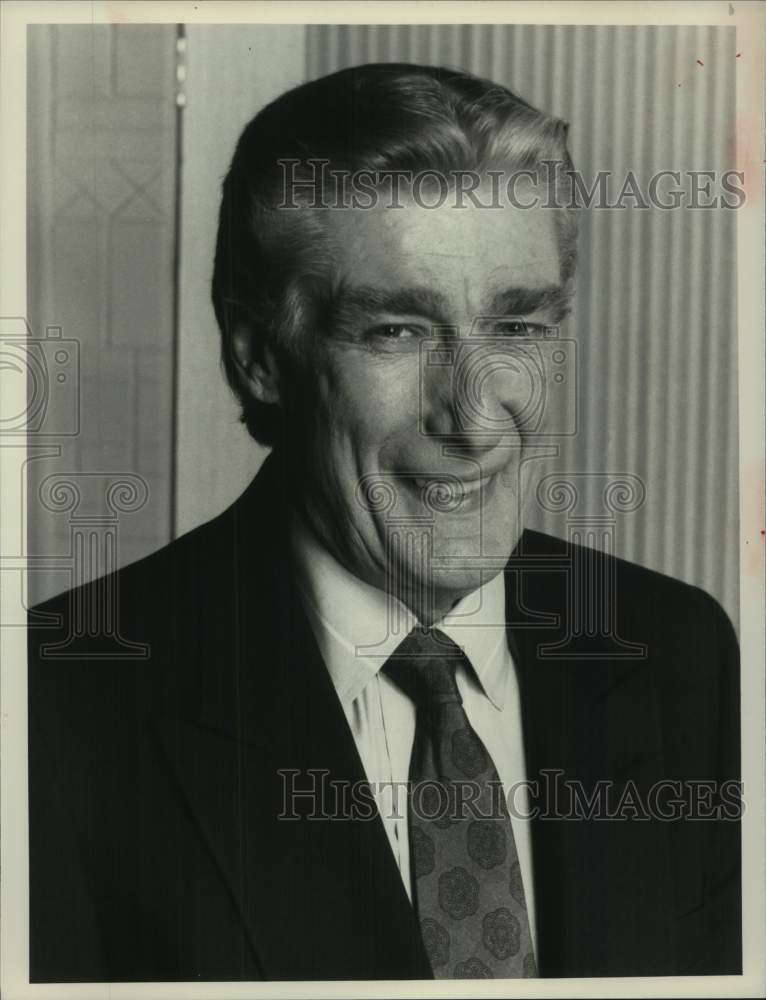 1988 Press Photo Richard Mulligan acts in "Empty Nest" - Historic Images