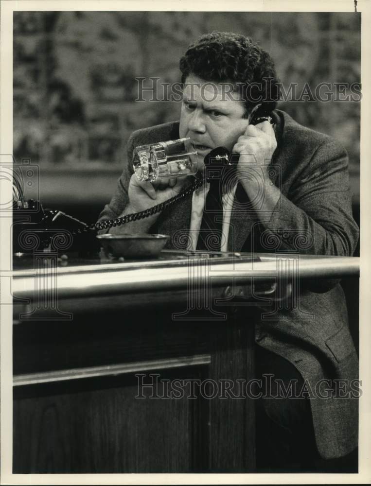 1990 Press Photo Actor George Wendt in "The Two Faces of Norm" "Cheers" on NBC - Historic Images